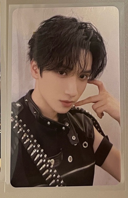 嚴浩翔企劃比心