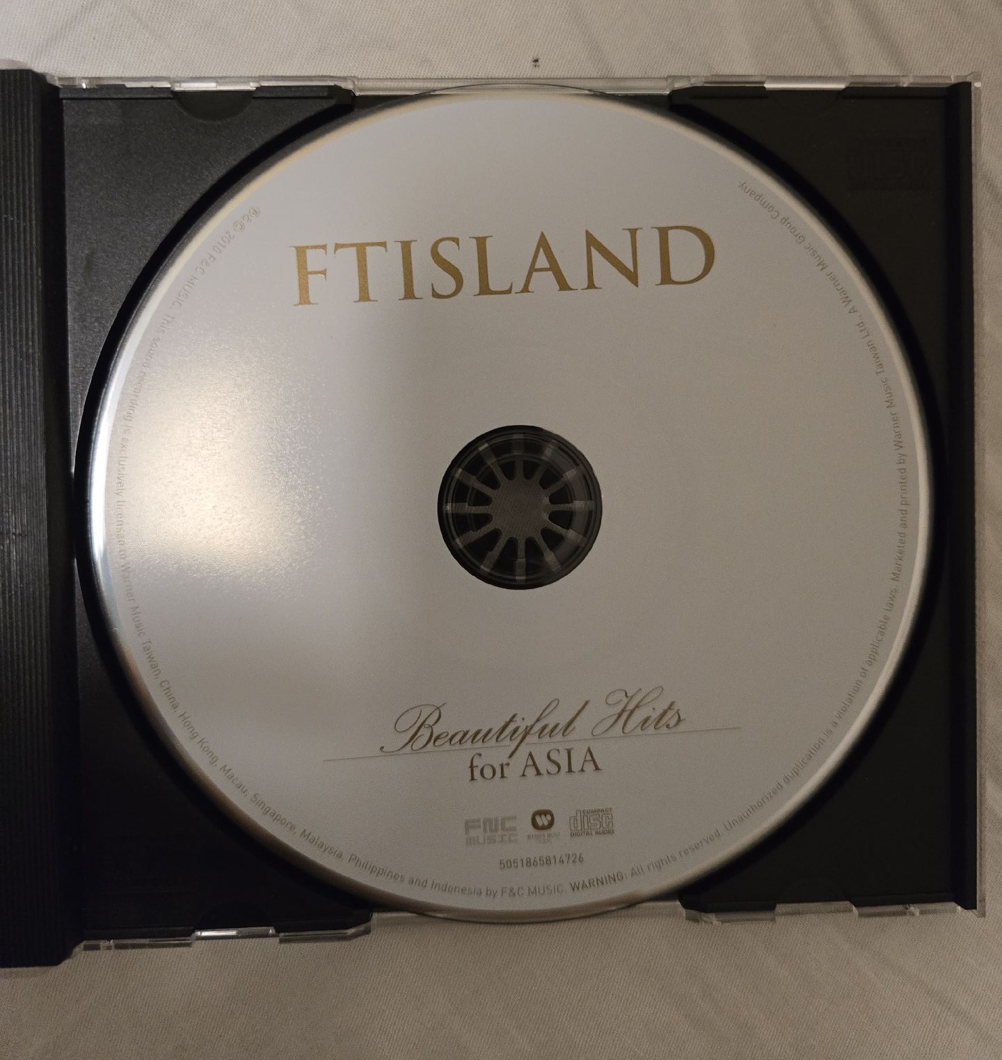 另附贈《Beautiful Hits for ASIA》不確定這個是CD還是DVD。