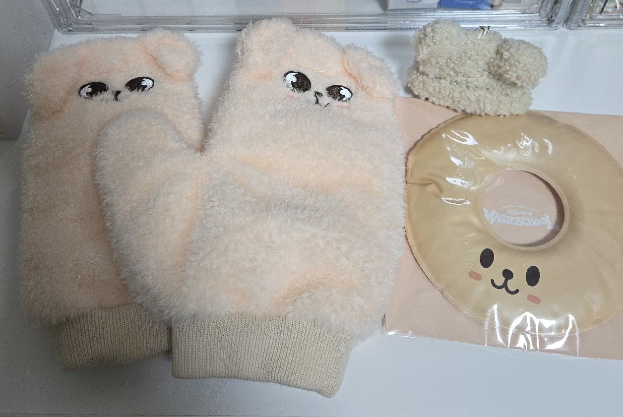 PuppyM 手套 泳圈 毛帽吊飾