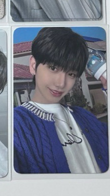 24fm入場卡拿著手燈