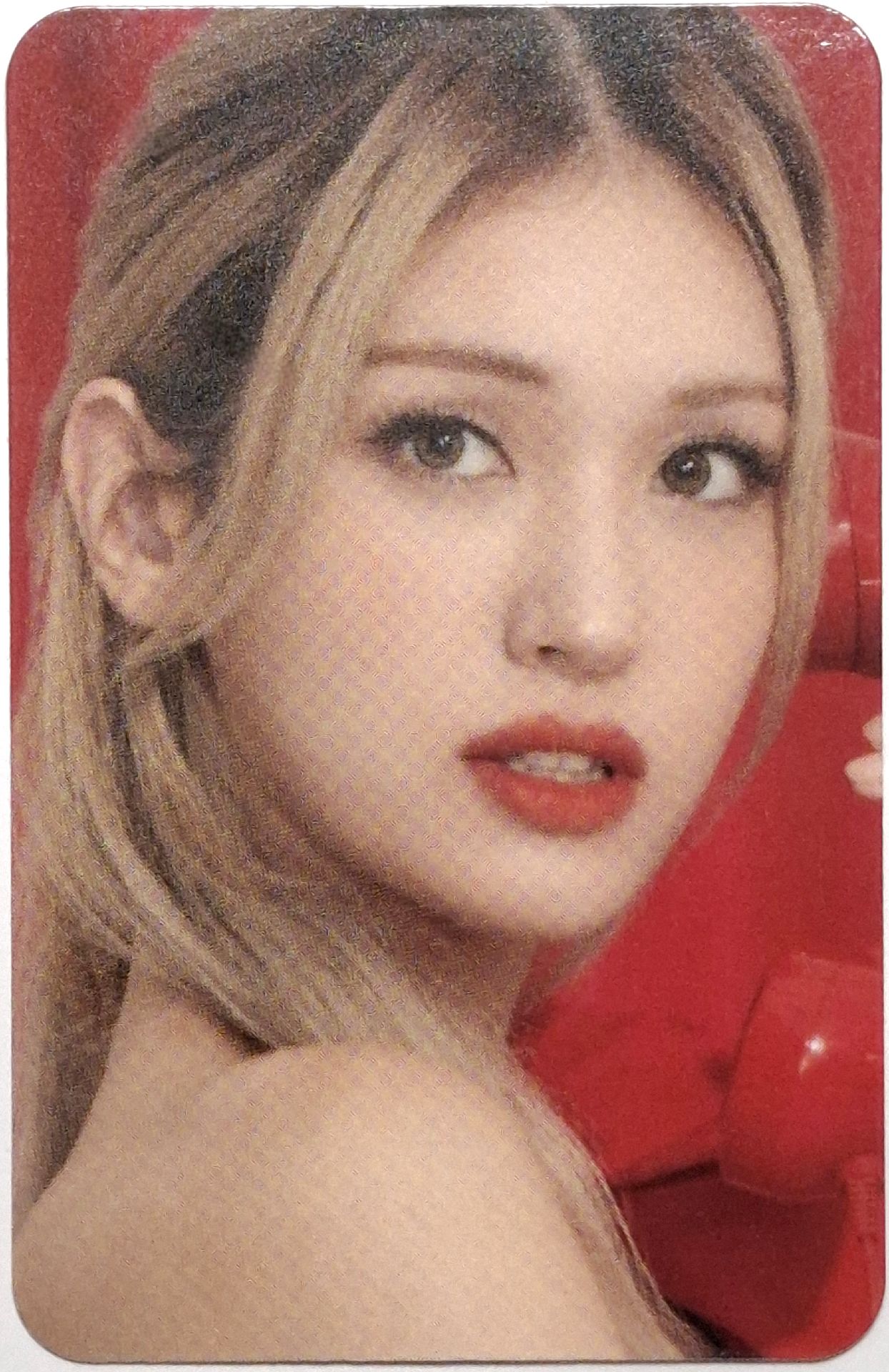 Somi kissme 代言卡