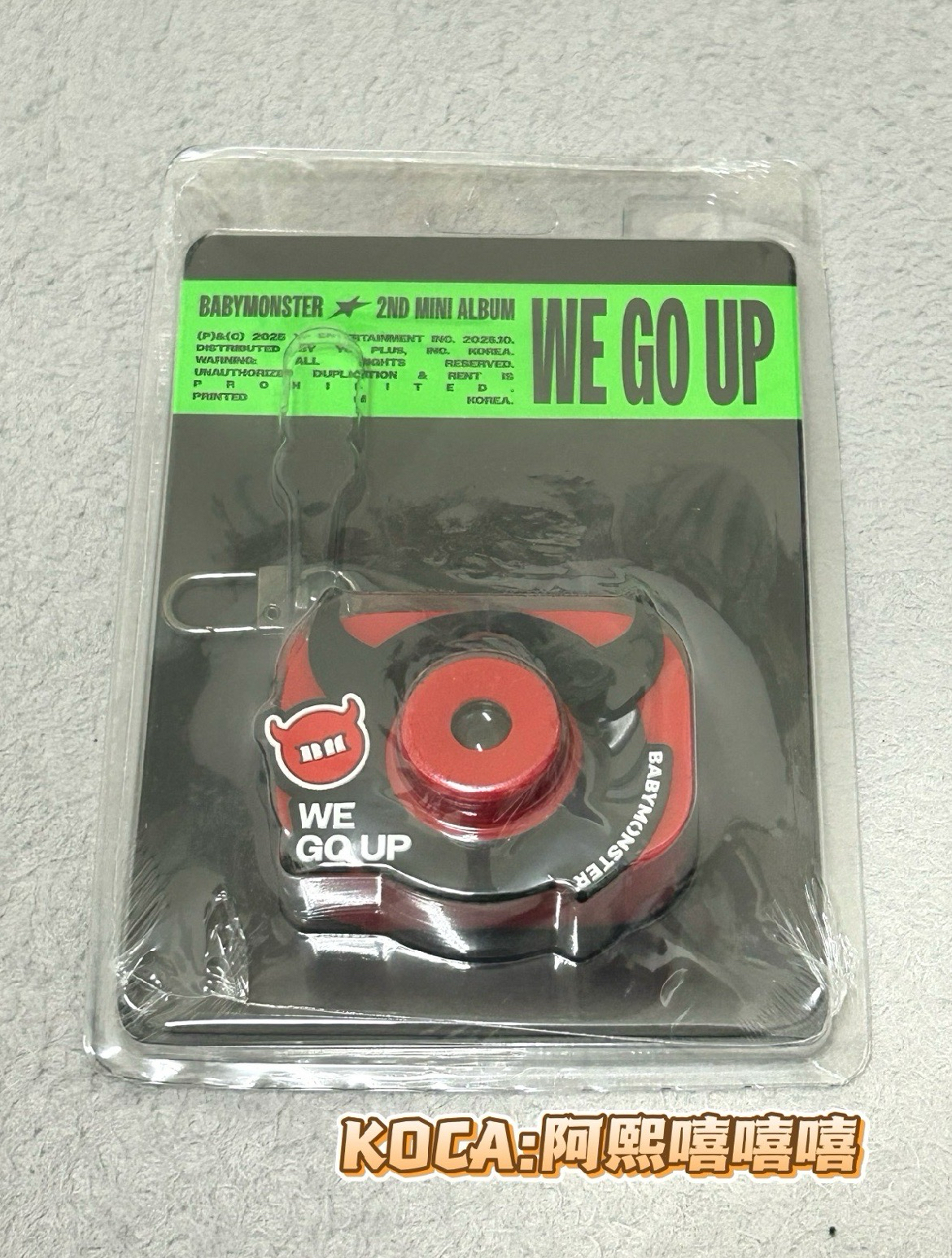 ‘WE GO UP’鑰匙圈相機專未拆