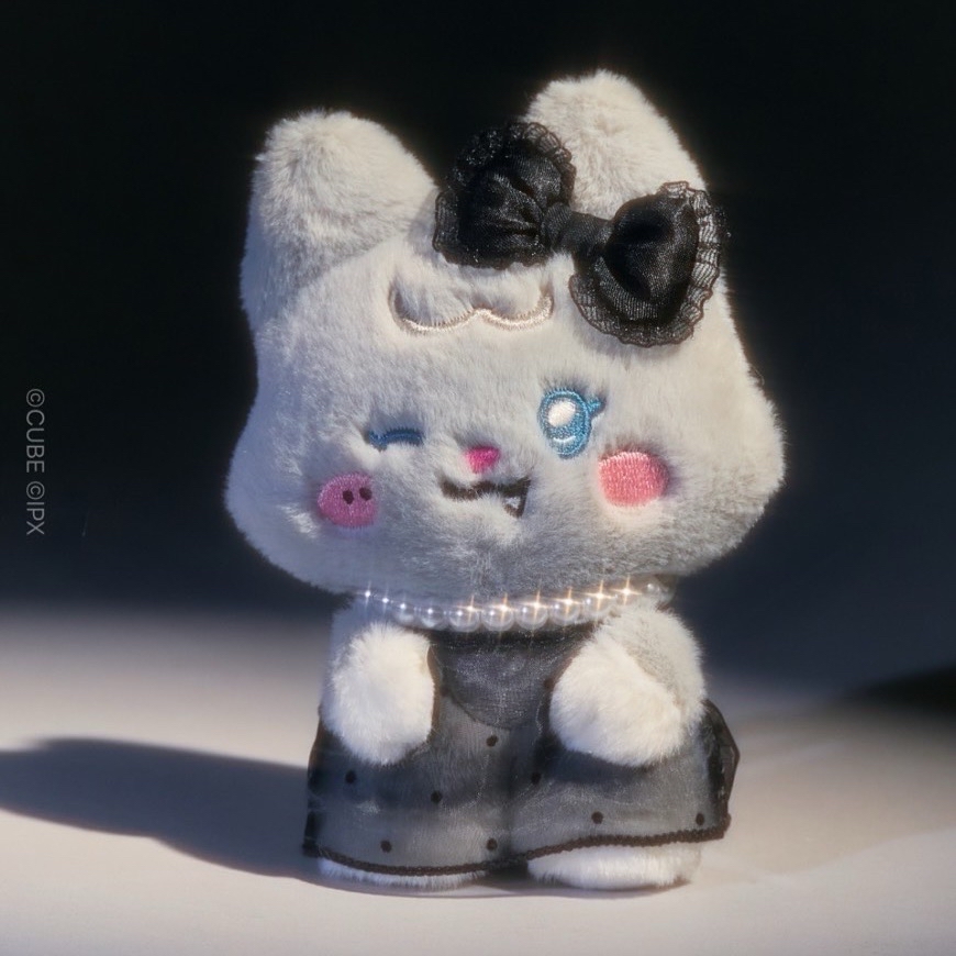 i-dle 迷八 未拆快閃盒娃