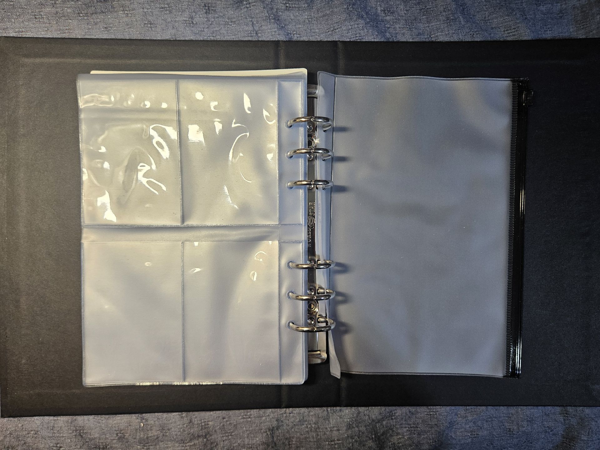 ANTIFRAGILE 卡冊 PHOTO CARD BINDER(卡冊有使用痕跡，詳見說明欄❗️)