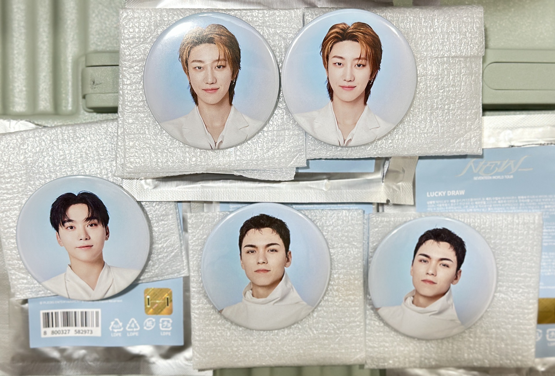 🆕徽章 白白藍藍的那款