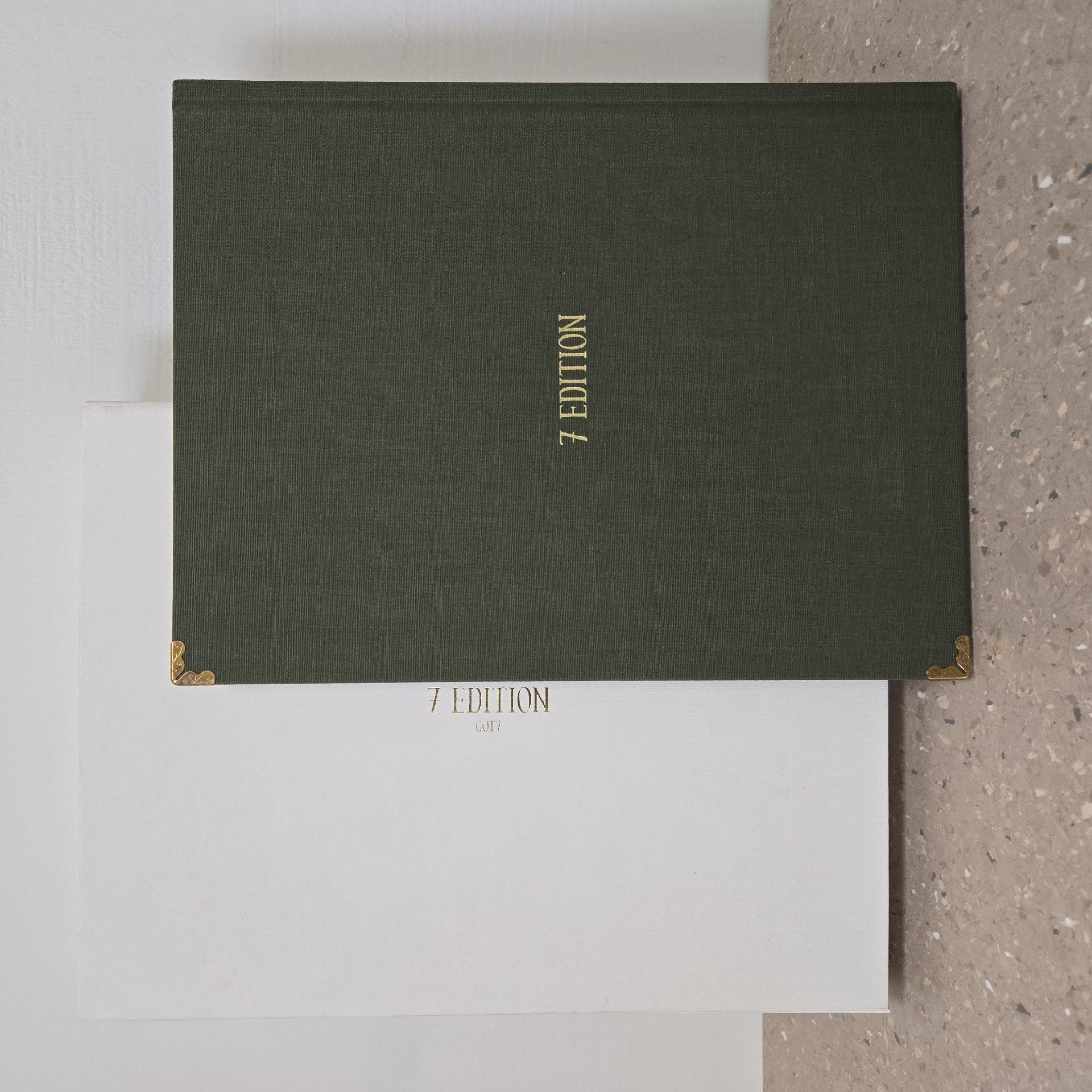 〖GOT7〗7 Edition 寫真書+六張手帳貼紙+手帳