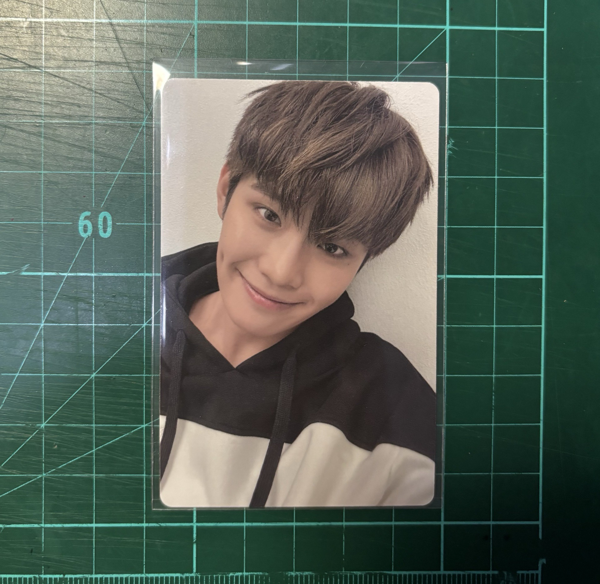 ZB1 來 世巡周邊固配卡