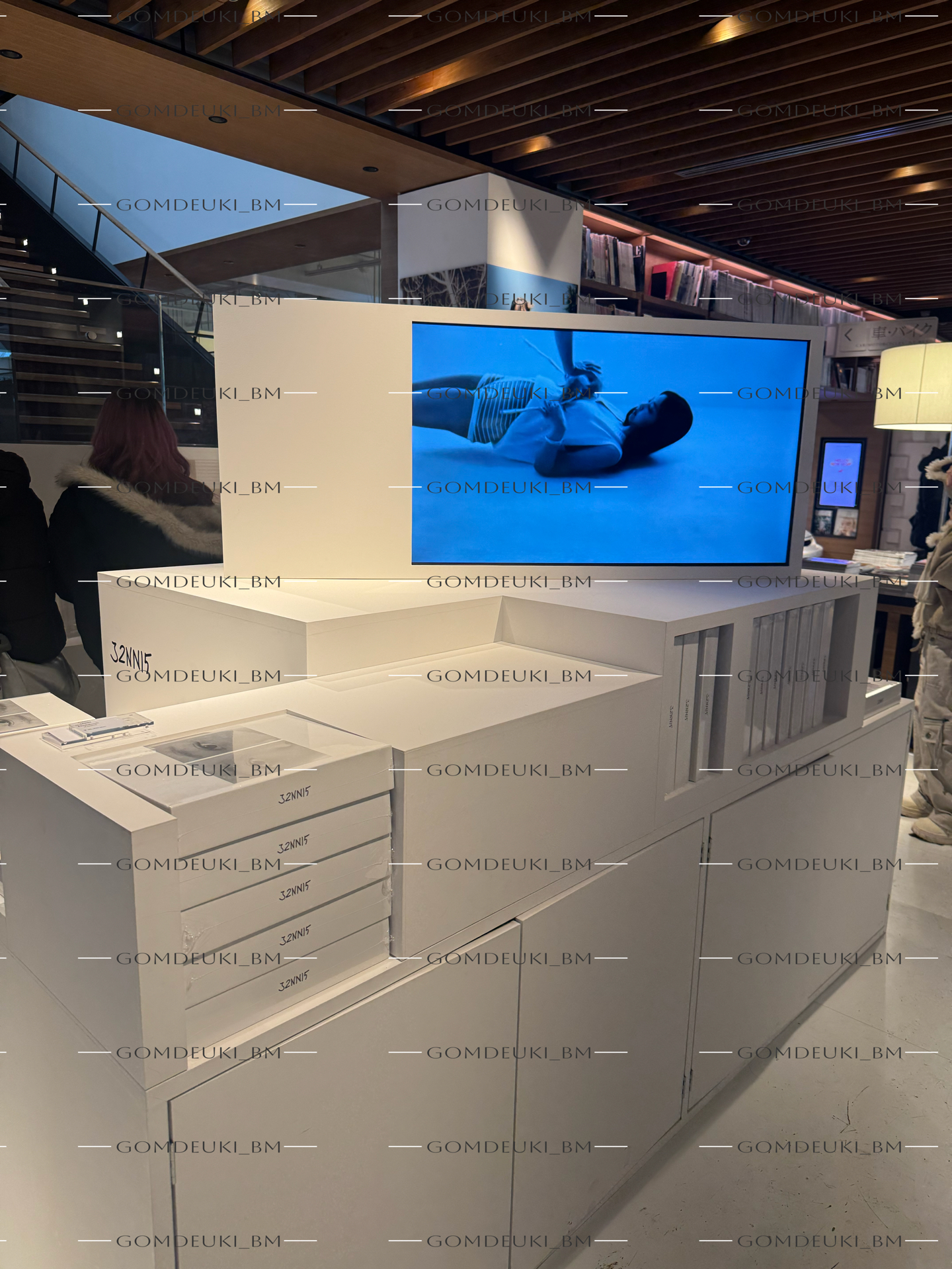 現貨 - JENNIE限量3000本 🇯🇵寫真 