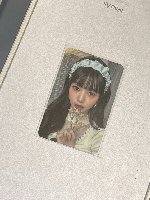 24 年曆 sw 張員瑛 特典卡 