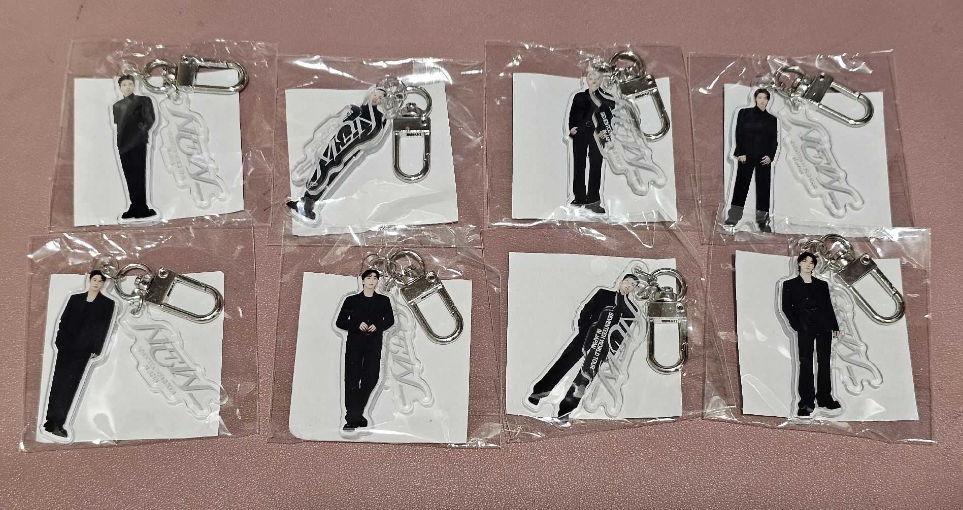 NEW日巡 扭蛋吊飾／徽章