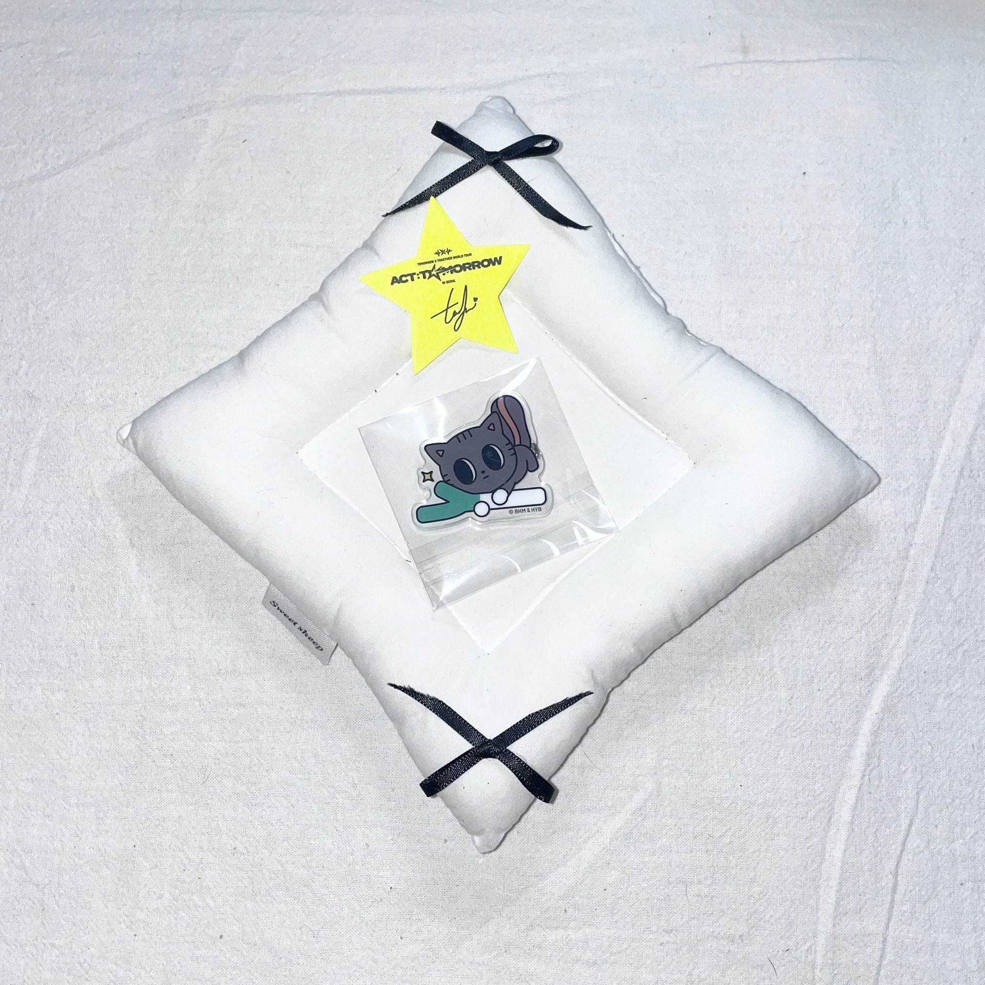 ⚪️𝙋𝙋𝙐𝙇𝘽𝘼𝙏𝙐 埼玉場限 松喵 徽章 送韓場紙星星