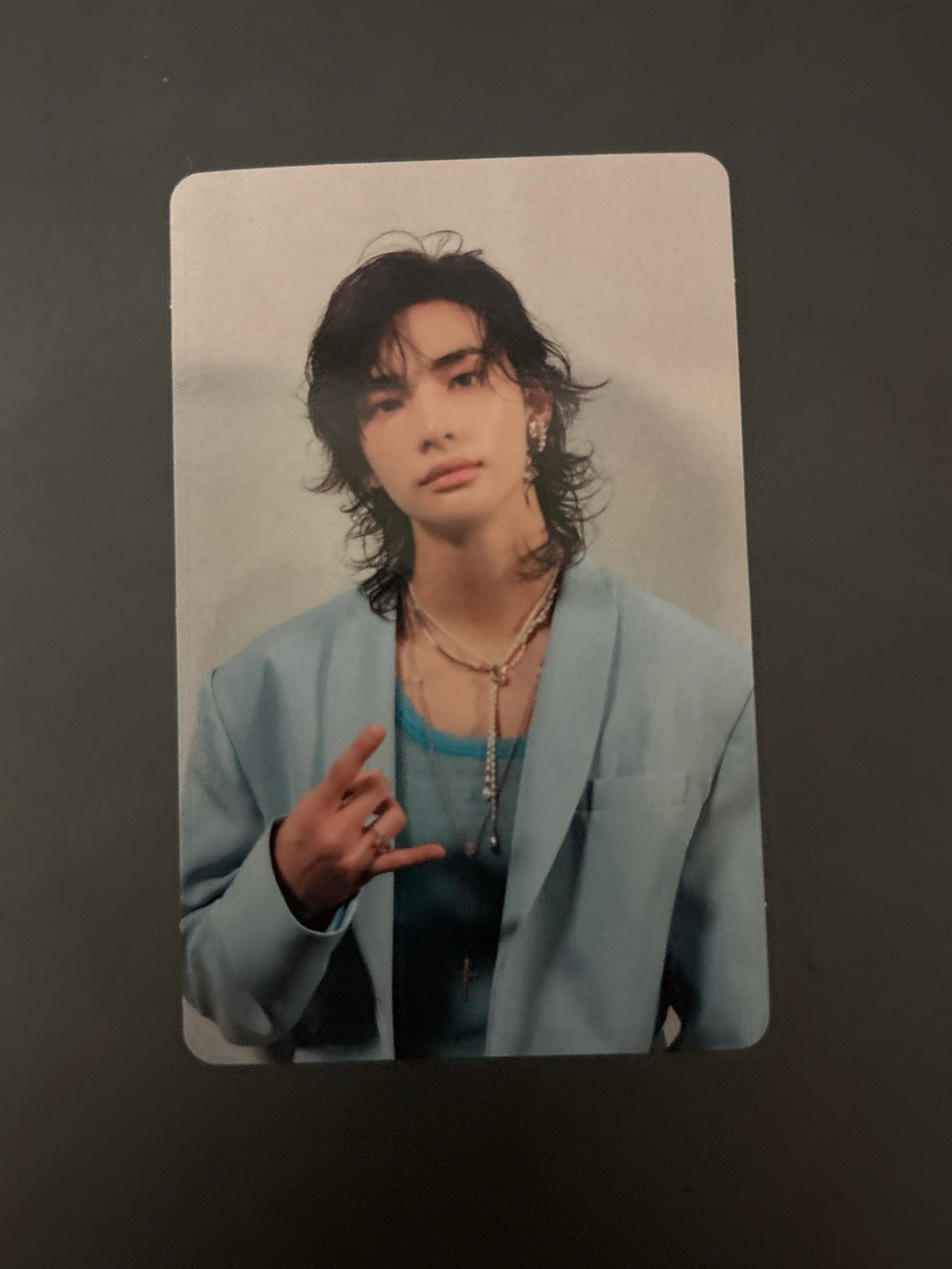 中長髮帥哥比rock