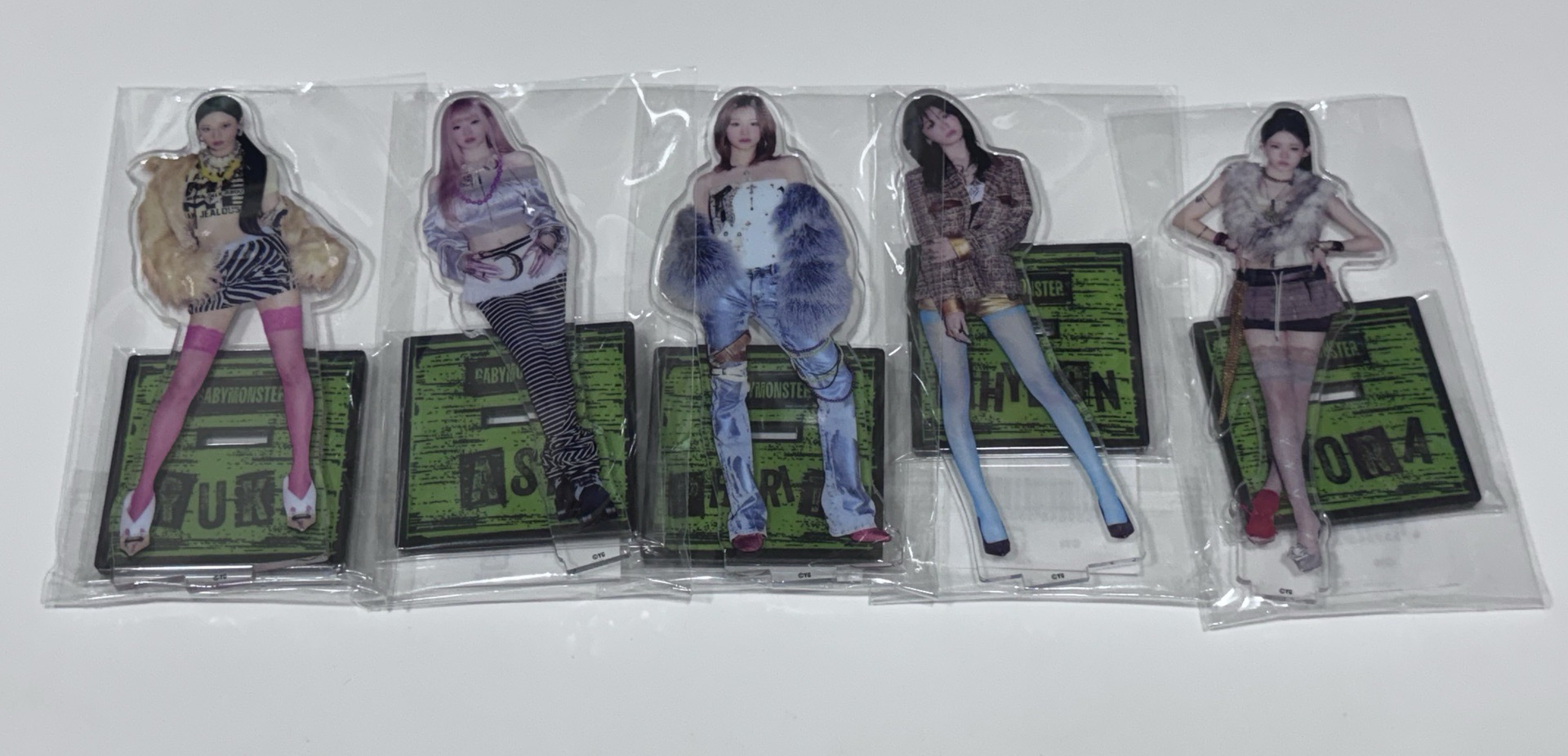 WE GO UP 立牌 不需多帶❤️現貨