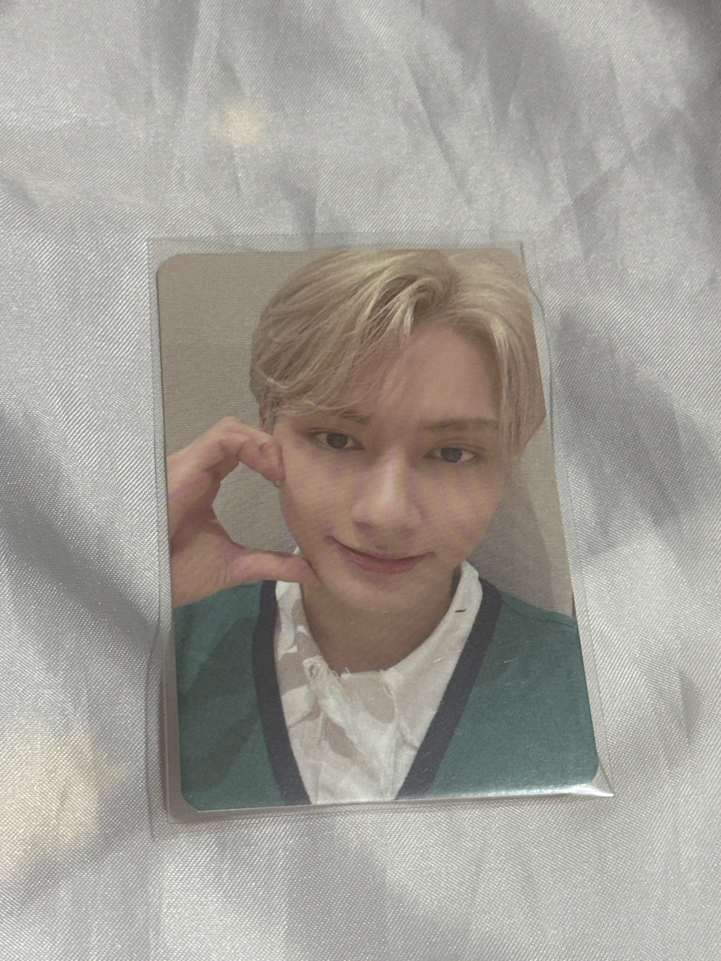 文俊輝正四 yzy E 簽售卡 