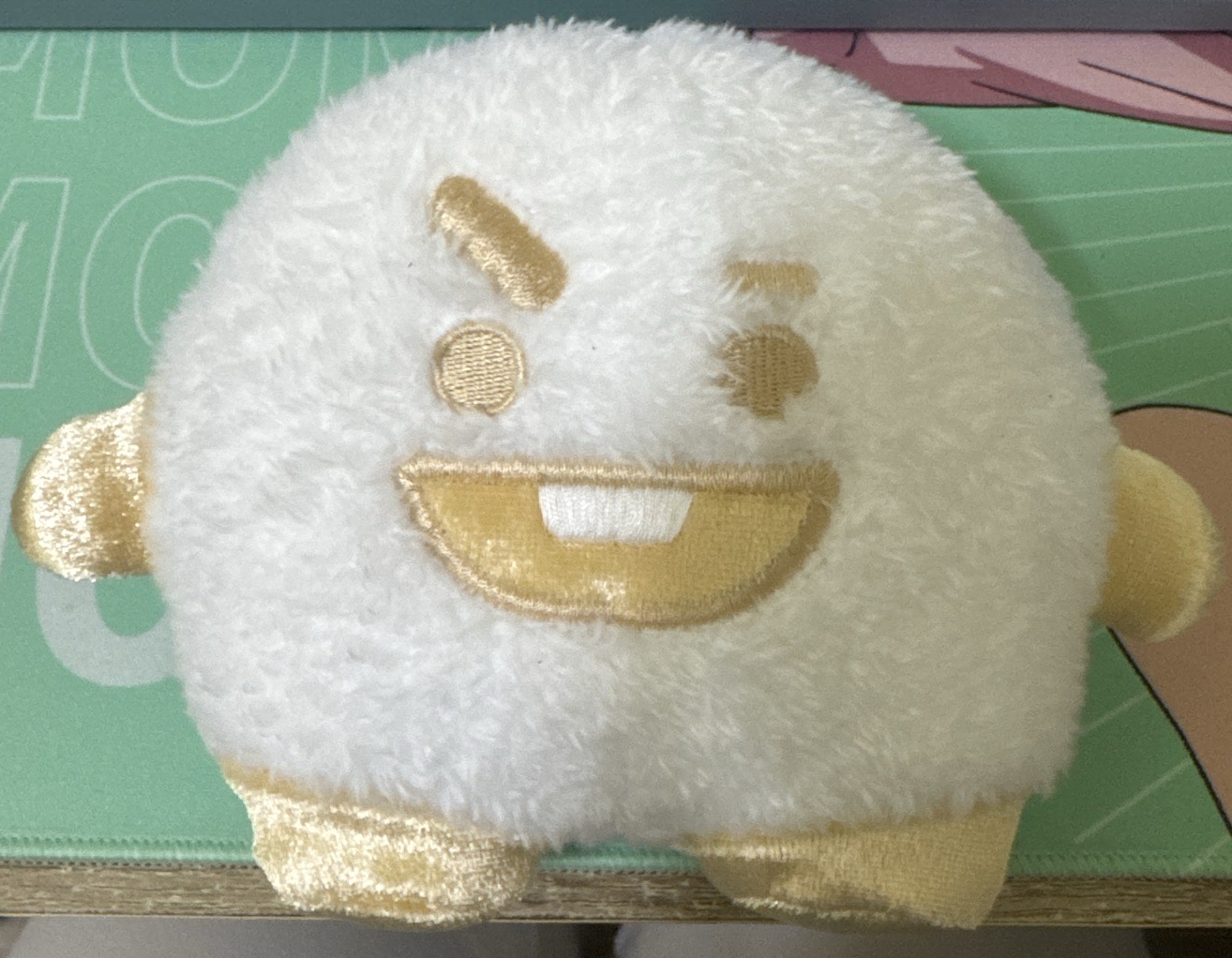 BT21  SHOOKY 雪白娃娃