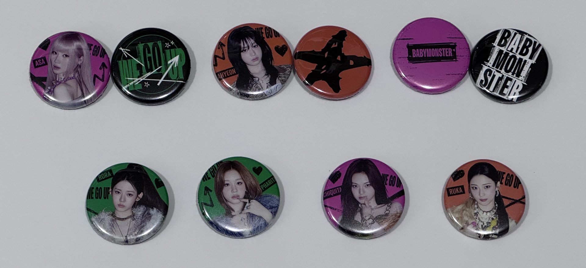 WE GO UP 別針 ❤️現貨