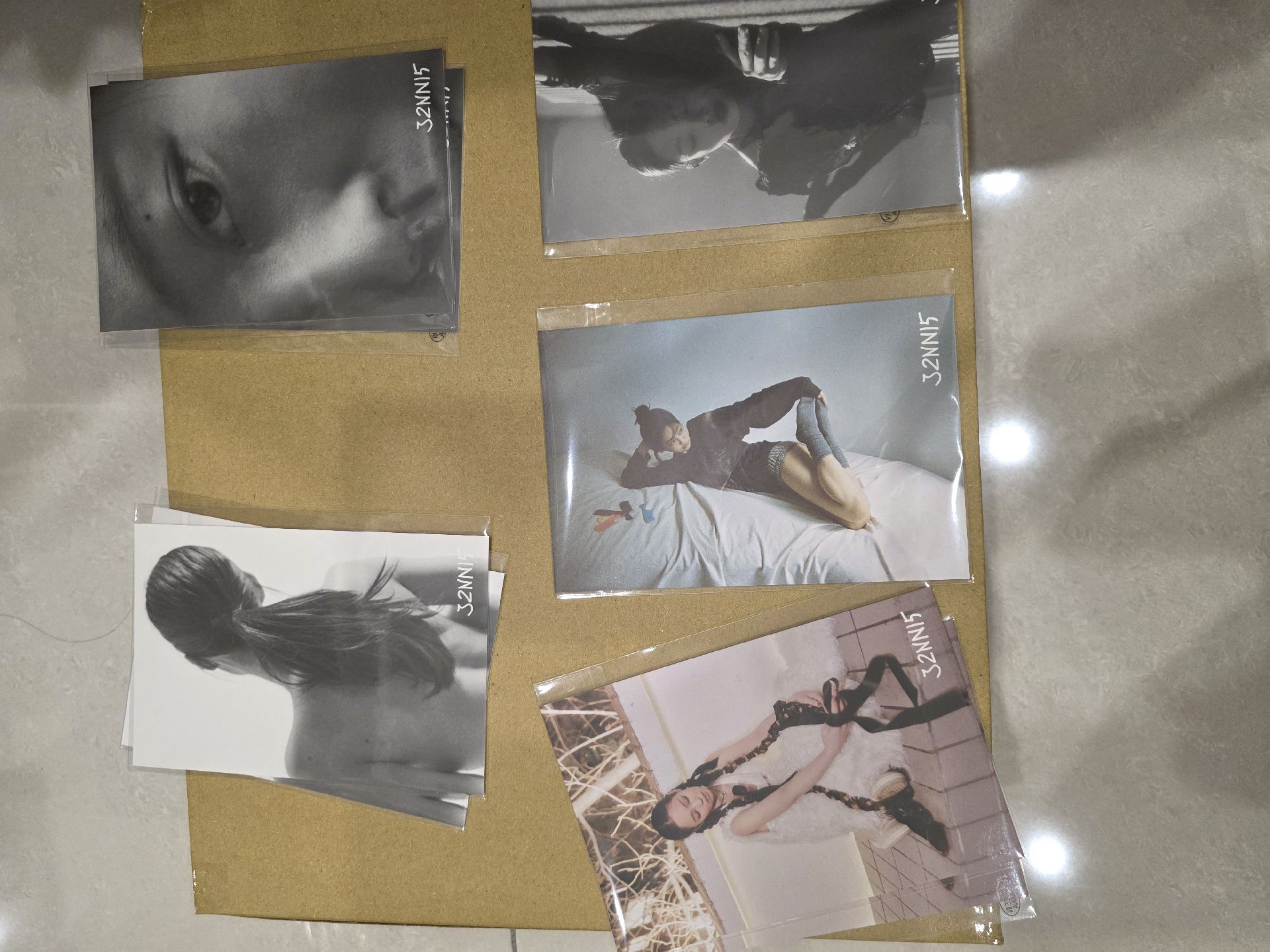 Jennie 攝影展明信片