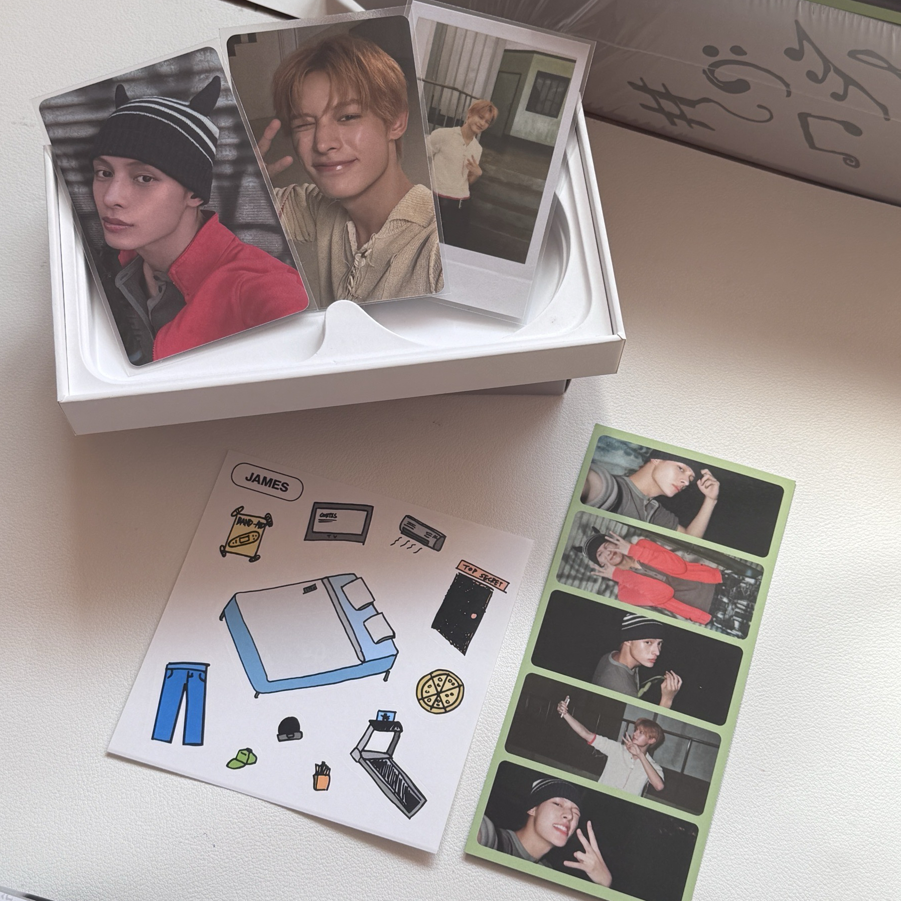 詹姆士年曆set(無特典)