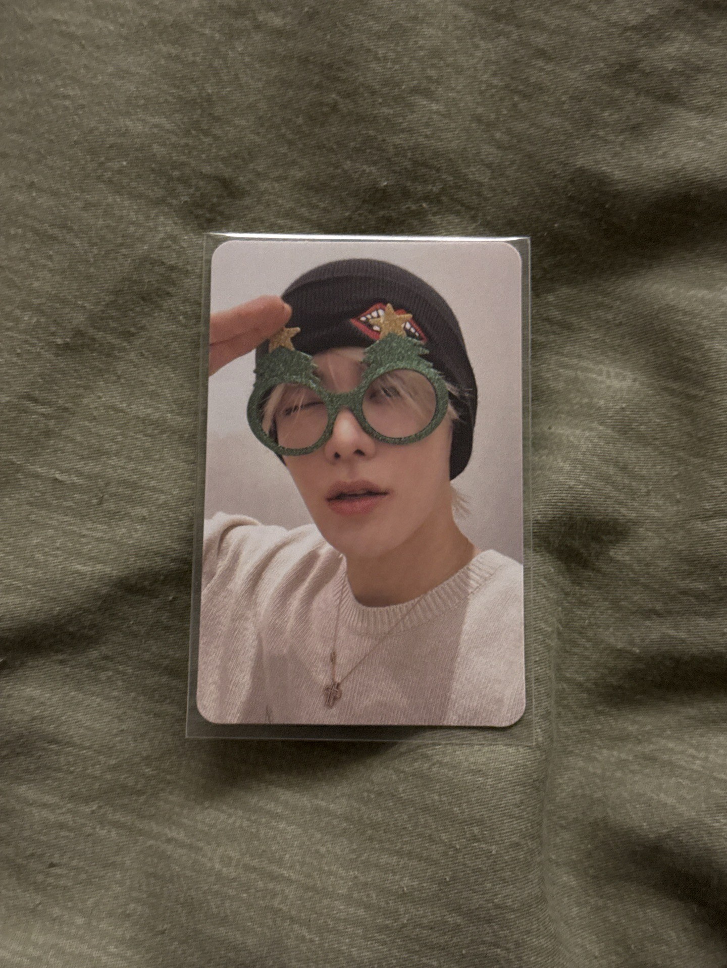 對面的女孩看過來