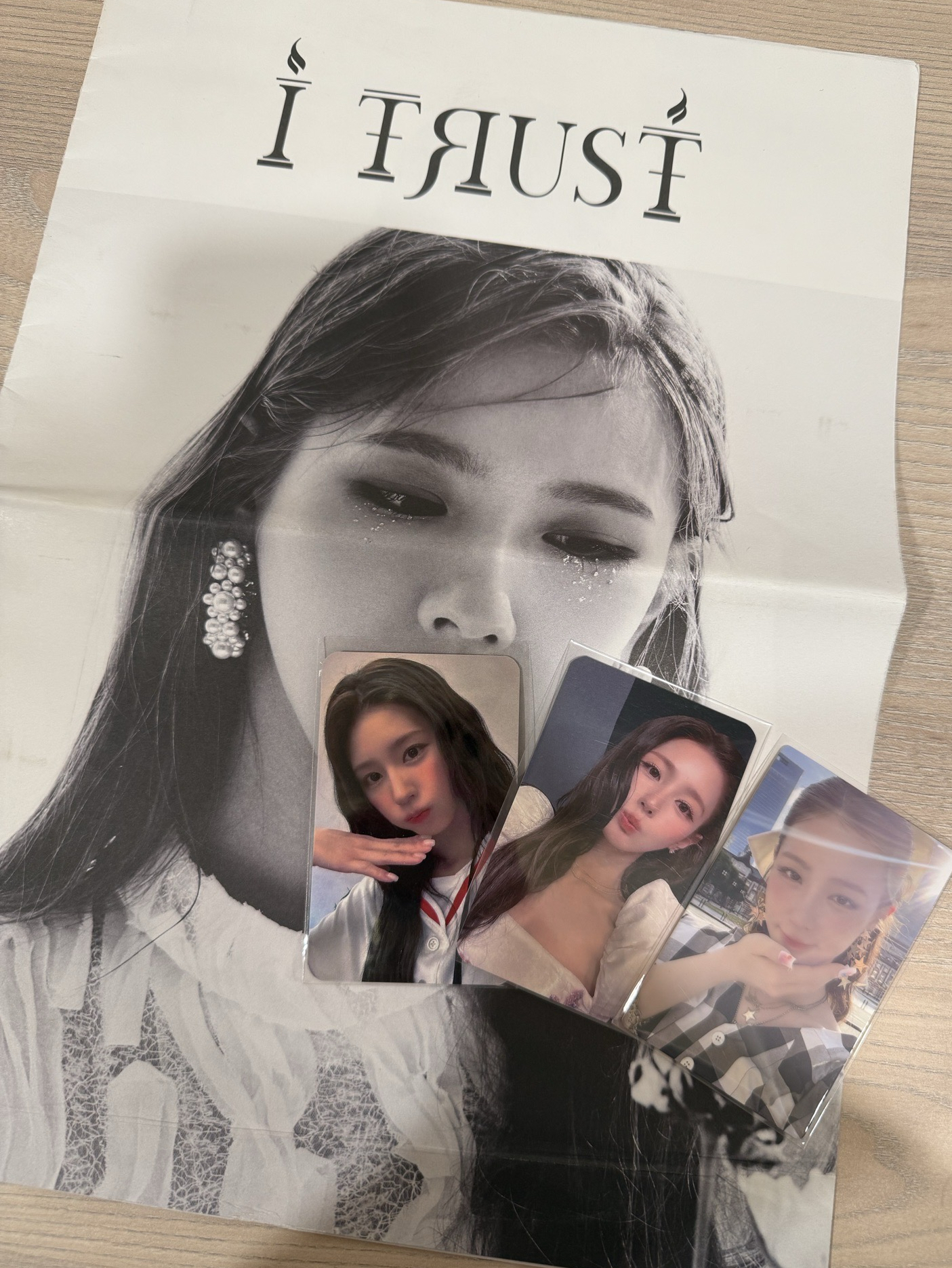 i trust海報冊+麵卡