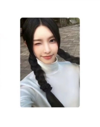 illit 出道專輯小卡 Yunah Minju