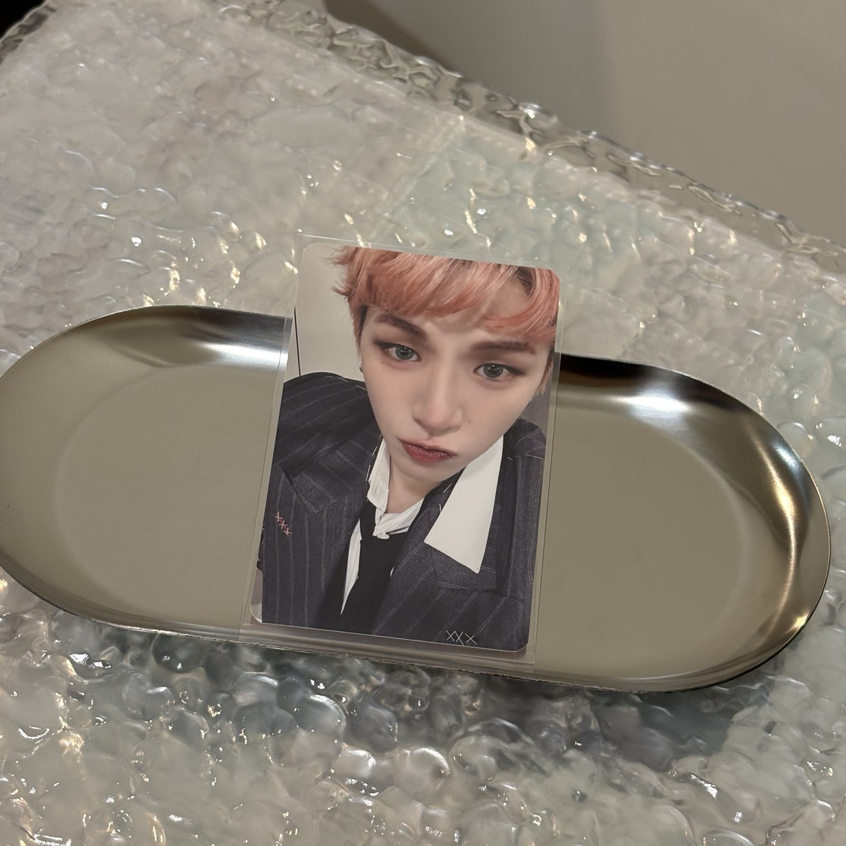 眼睛大的像銅鈴