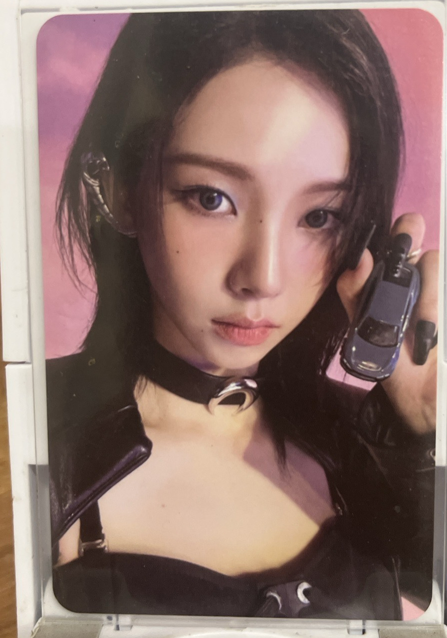 Karina專卡（有明顯廠損）