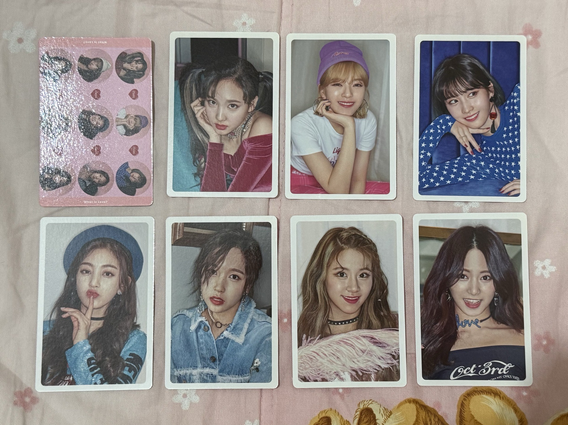 What is love？ 預購禮（拆賣