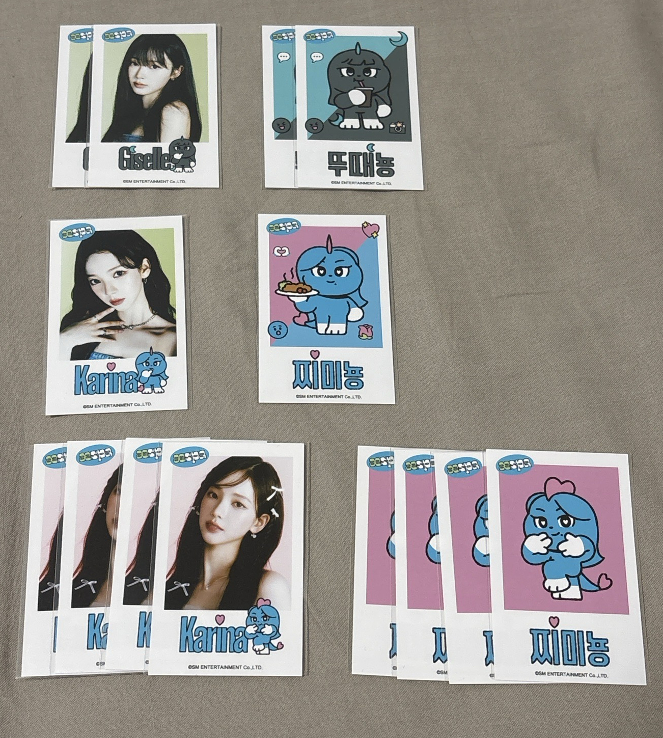 Karina, Giselle展會貼紙