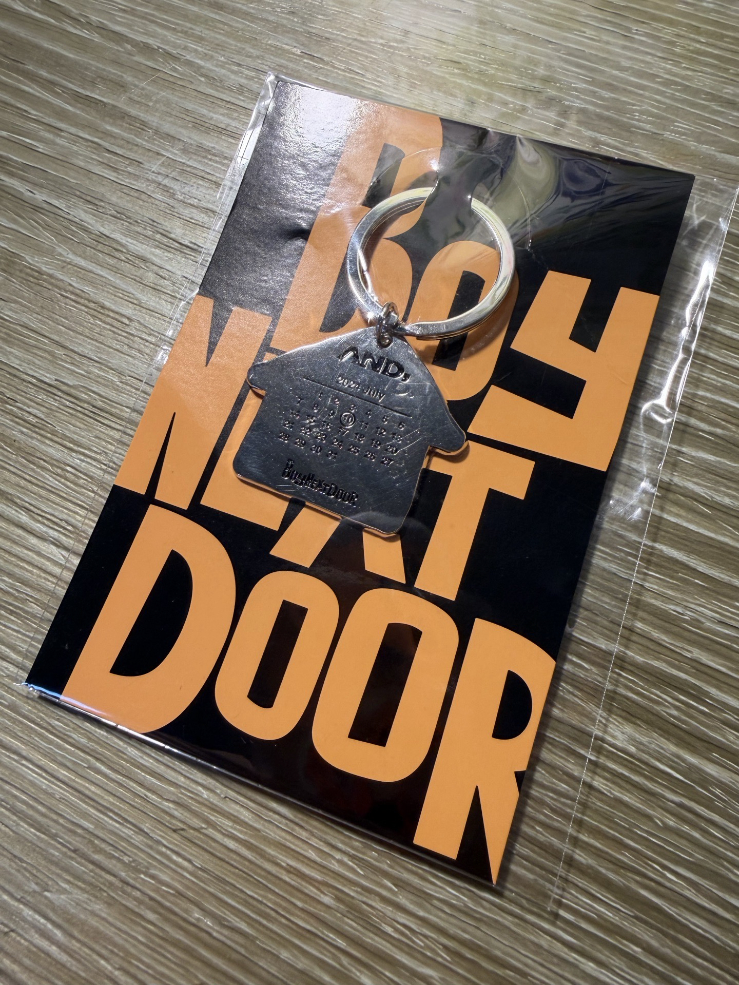 and出道日鑰匙圈