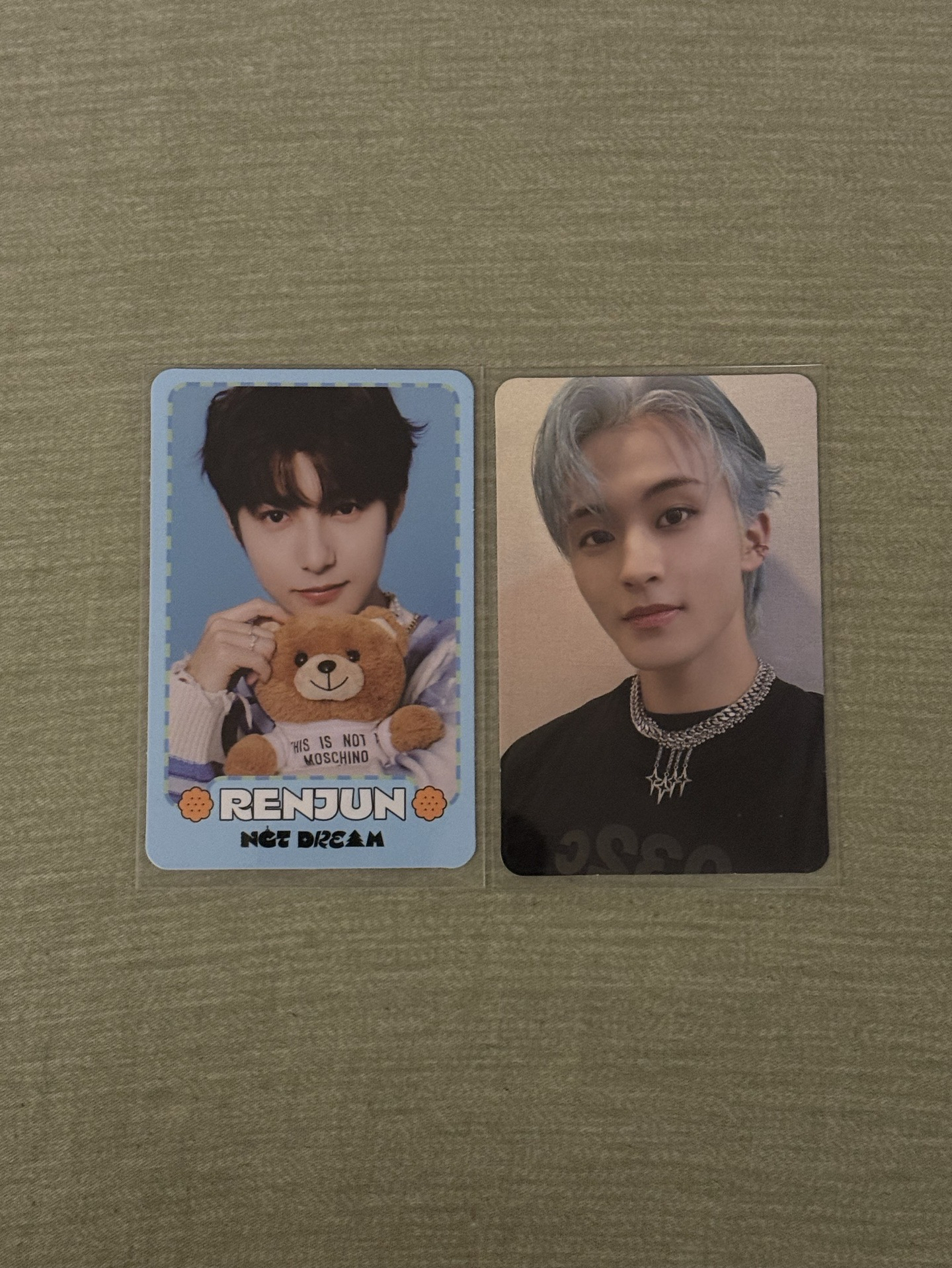 靈感枯竭了想不到取什麼名字反正就李馬克跟黃仁俊的卡