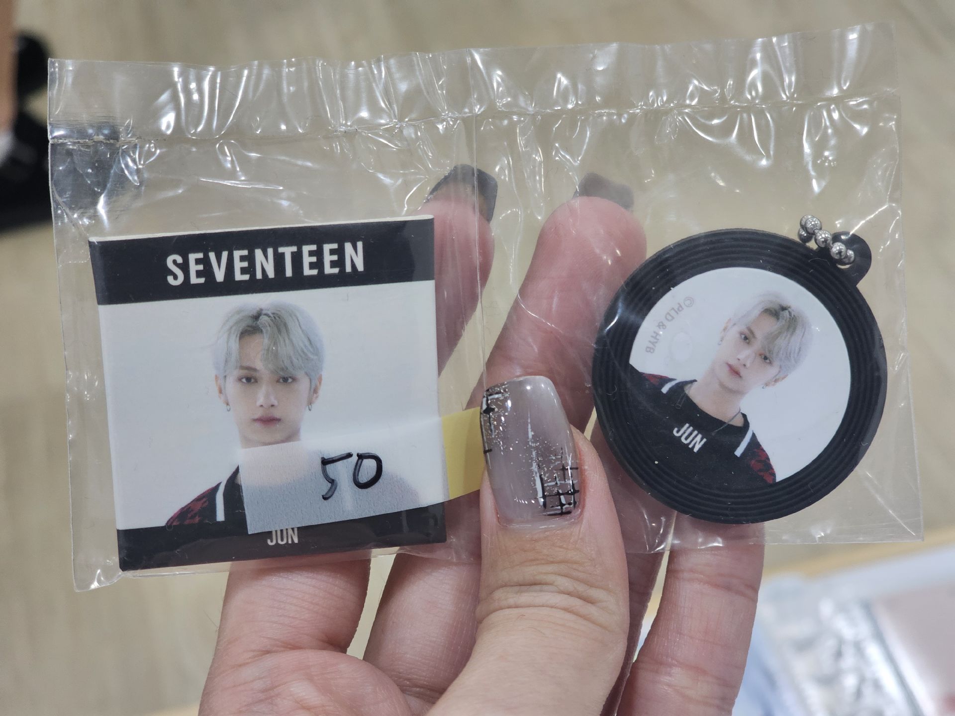 SEVENTEEN 扭蛋 俊 JUN