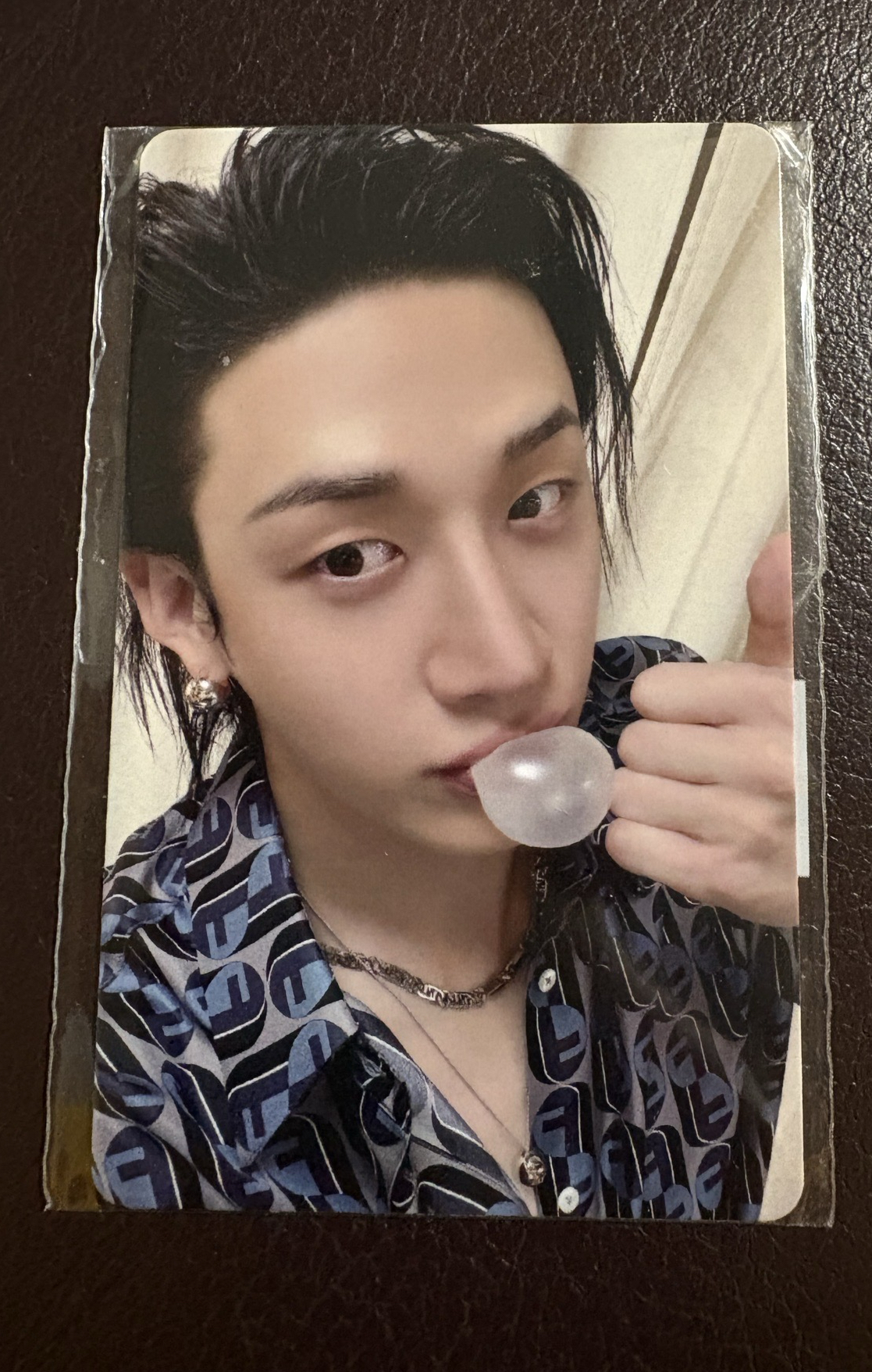 方先生吹泡泡糖