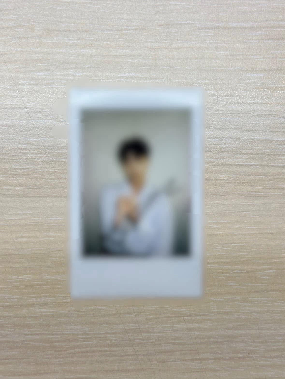 WOODZ 未公開簽名拍立得