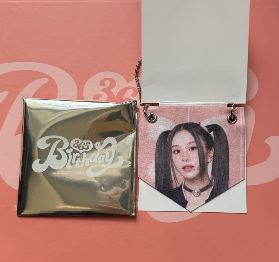 TWICE 2025 BIRTHDAY365 迷你旗幟吊飾