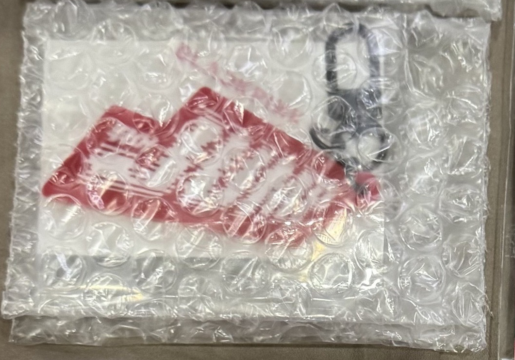 紅色Jump吊飾（Jisoo）