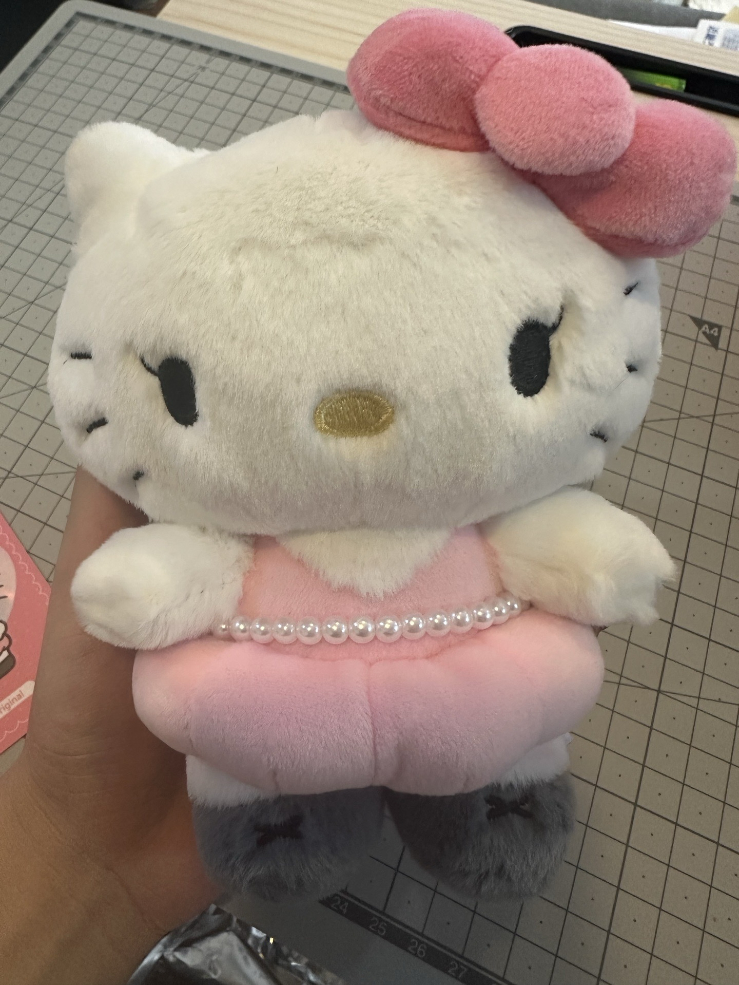 （現貨）Jisoo 聯名 Hello Kitty 盲盒凱蒂貓鑰匙圈