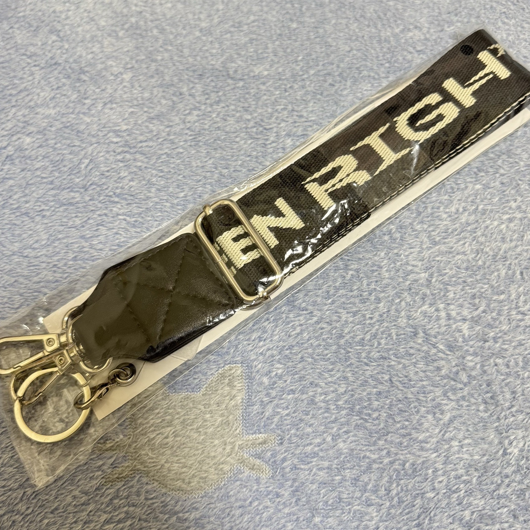 RIGHT HERE 手機背帶