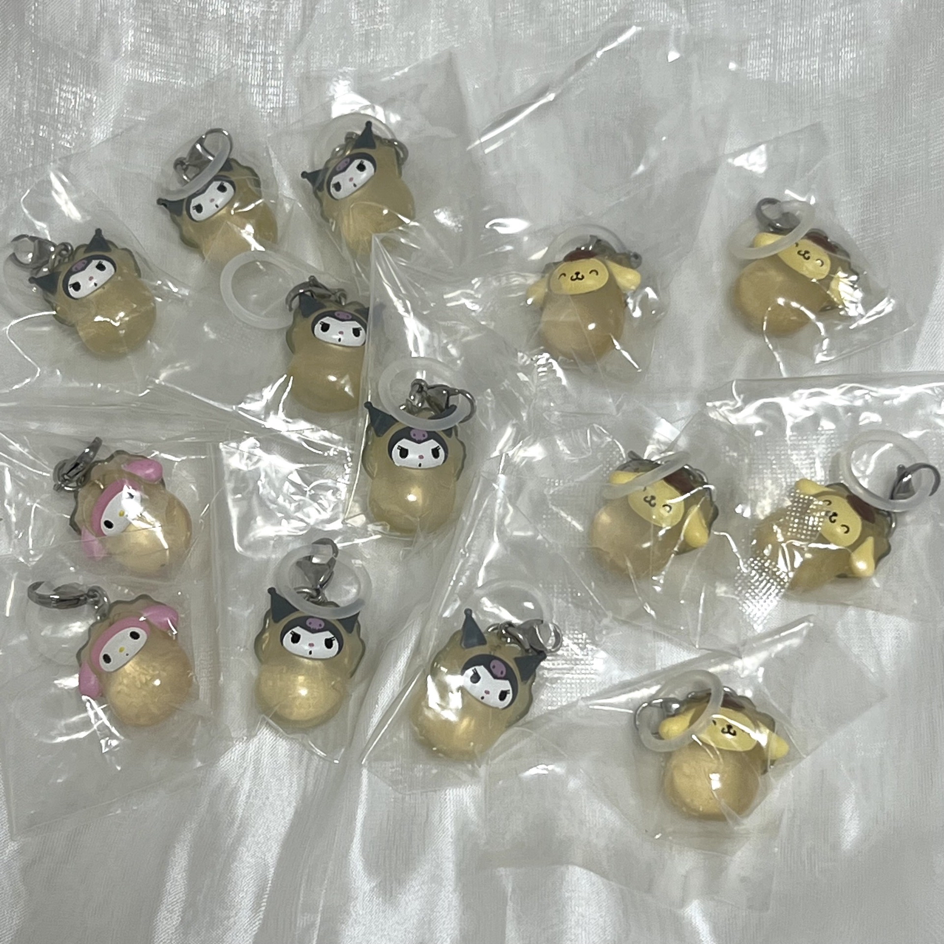 三麗鷗 牡蠣扭蛋吊飾