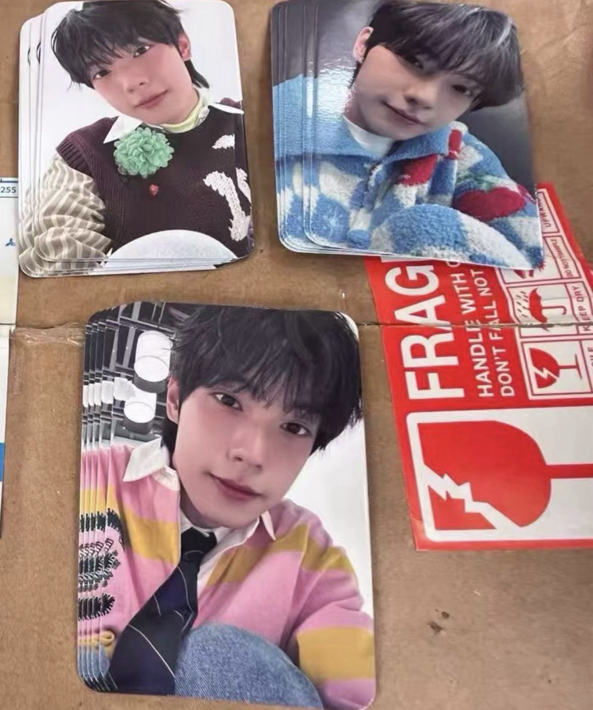 whosfan 一套三張