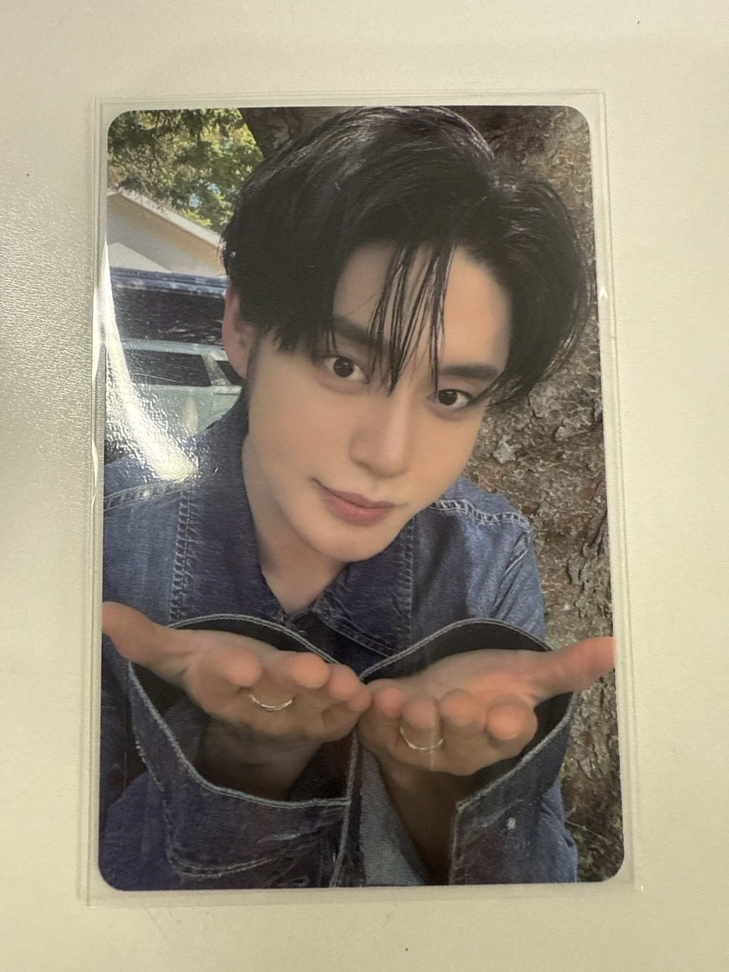 地雄 來 這個給你 卡包隨機卡