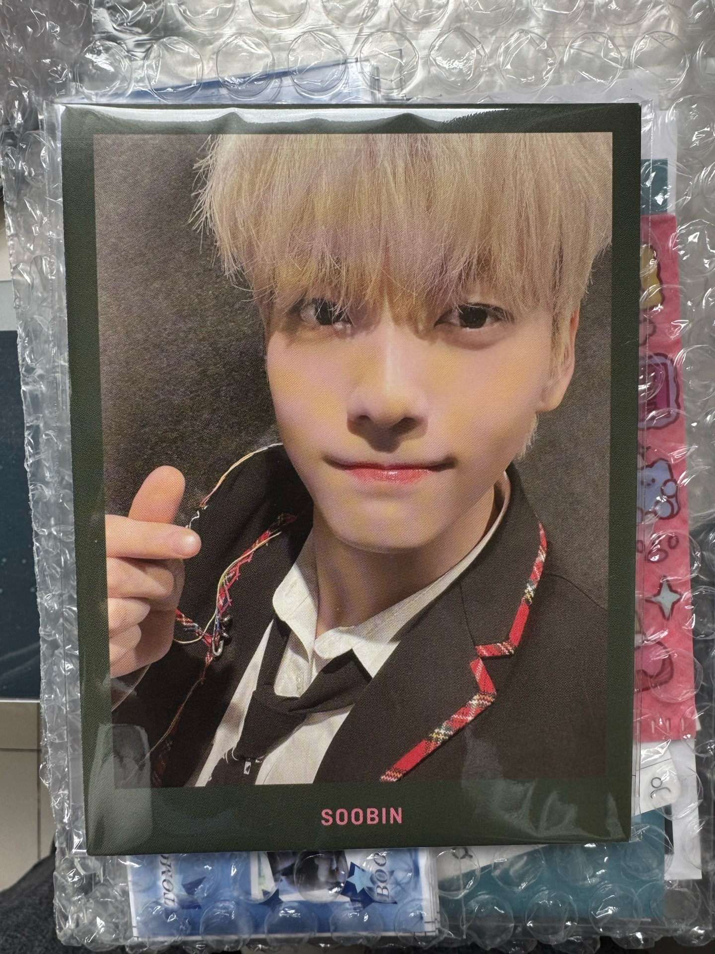 TXT 全員日巡折頁未切