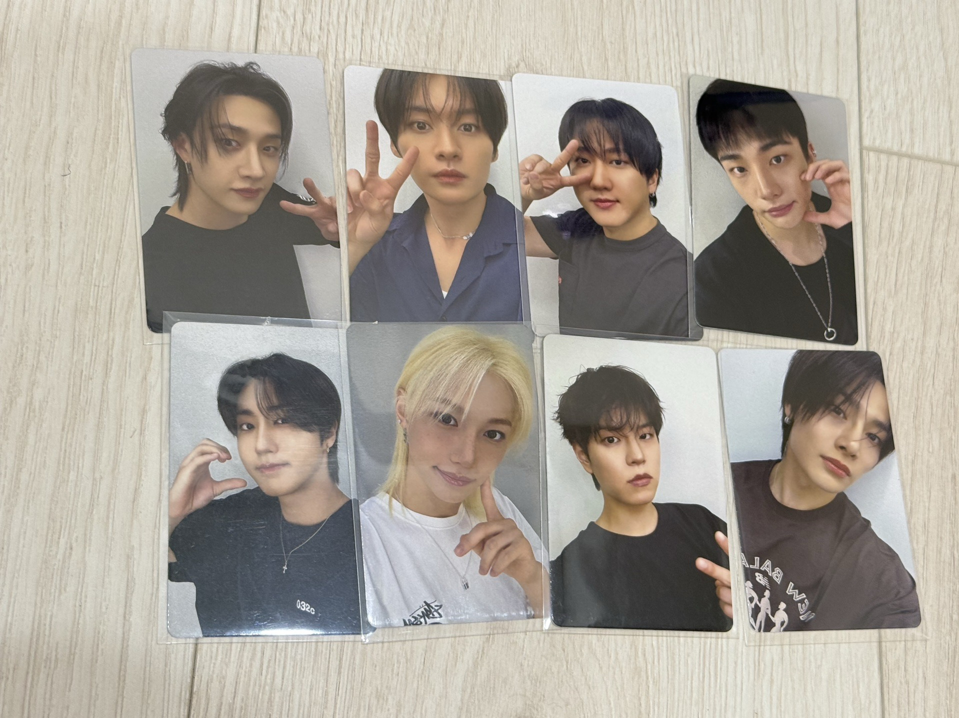 數星星KARMA簽售燦玟寅中背