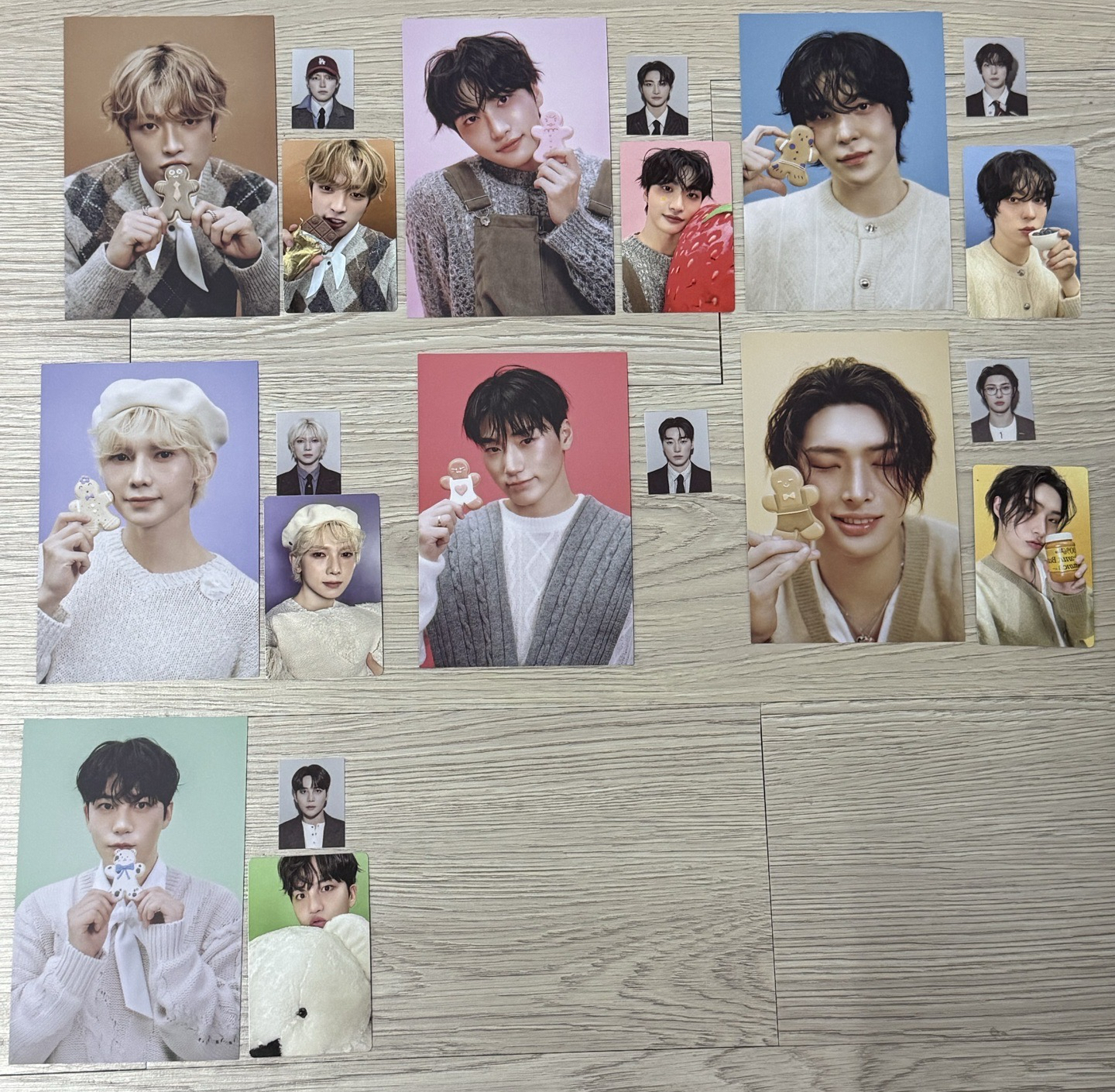 ATEEZ 2026年曆 成員SET(明信片+證件照+小卡）