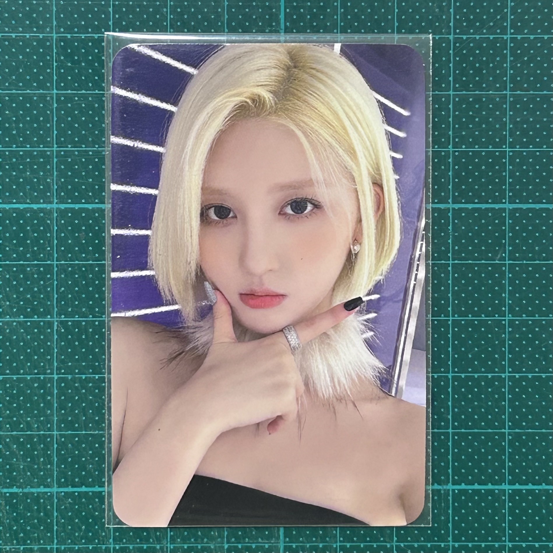 After LIKE am 簽售卡