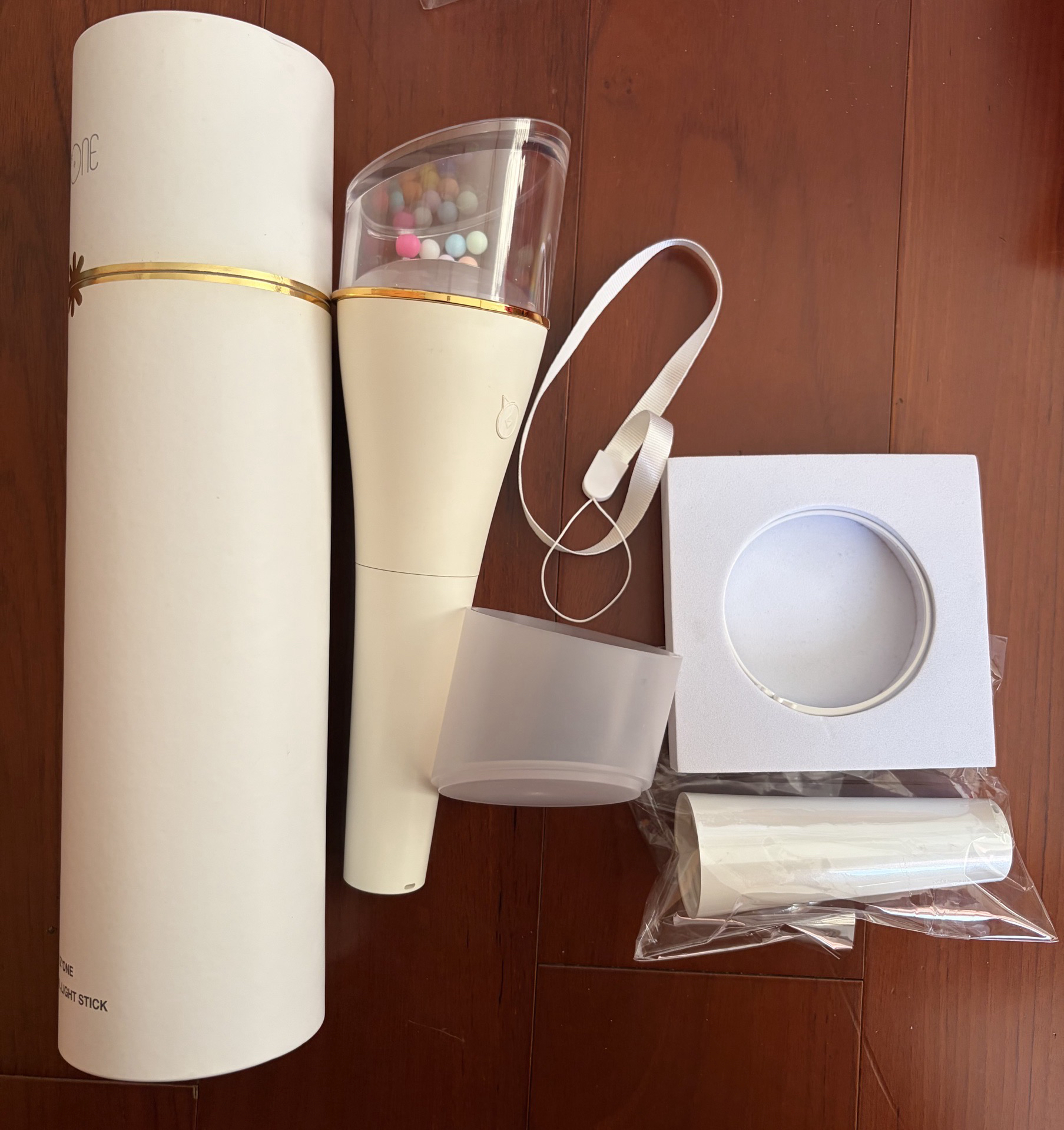 微瑕❗️IZ*ONE 一代手燈 馬蹄棒 原皮 （珉皮已售出）