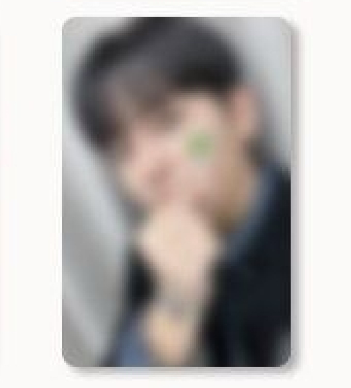 JU簽售幸運草鍾