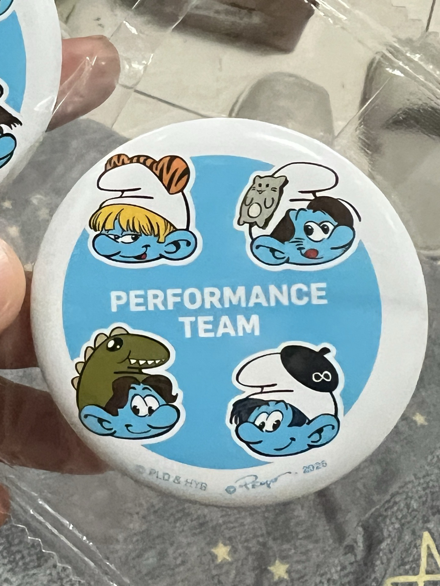 表演隊 藍色小精靈 大頭徽章