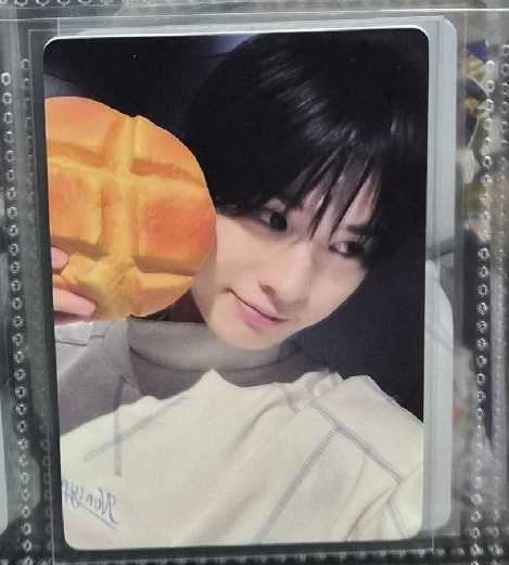 Last Bell yzy 麵包ver 特典卡 炅潣