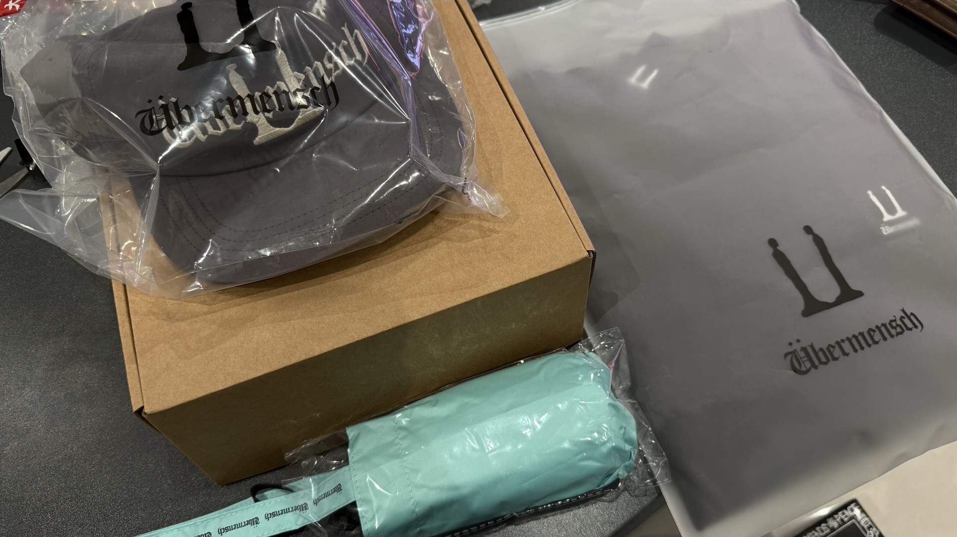 ÜBERMENSCH 會員周邊